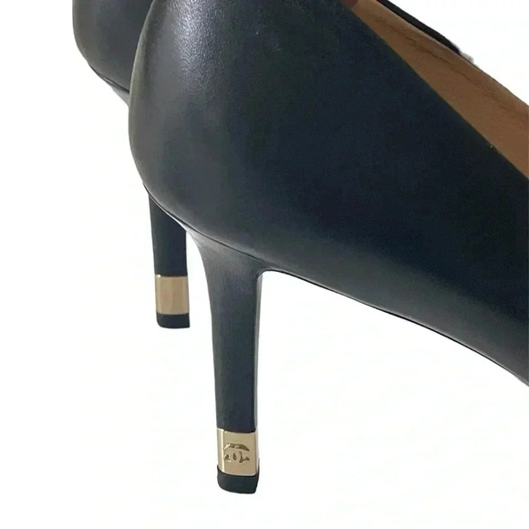 Chanel Black Leather CC Round Toe Pumps Size 8
Model Chanel number G31298 - Picture 5 of 11